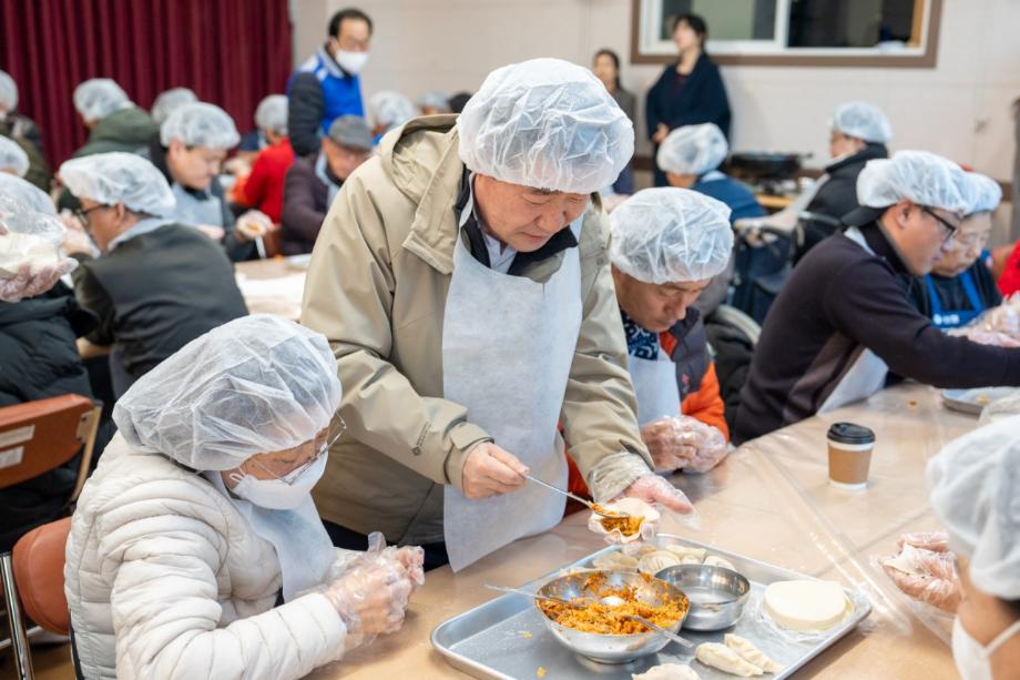 증평군장애인복지관, 따뜻한 설 명절 ‘만두데이'