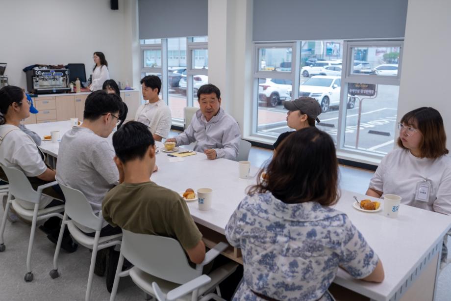 &lsquo;군수님 밖이라고 다르지 않아요!&rsquo;...증평군, 학교 밖 청소년과 특별한 만남