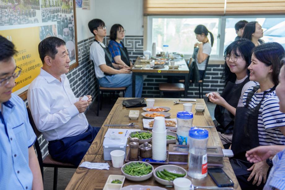 증평군수와 함께하는 민원담당공무원 간담회... &ldquo;민원서비스 향상 위한 지혜 모아&rdquo;