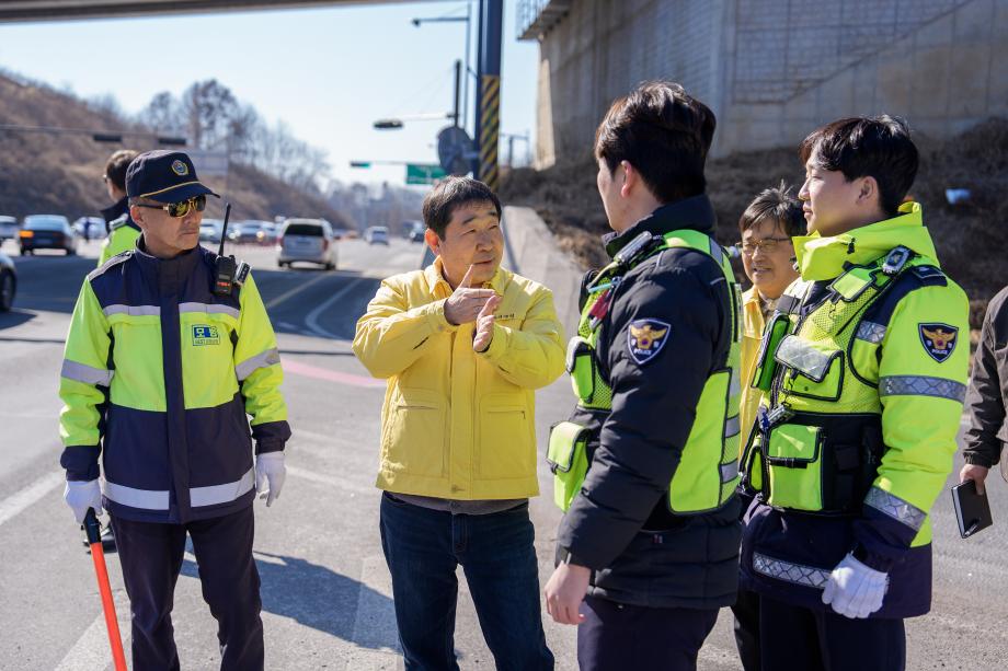 이재영 증평군수, 설 명절 현장 근무자 격려...