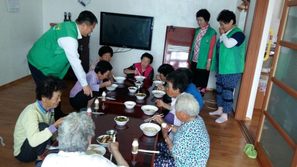 도안면남녀새마을지도자협의회 사랑의 점심나누기행사 가져