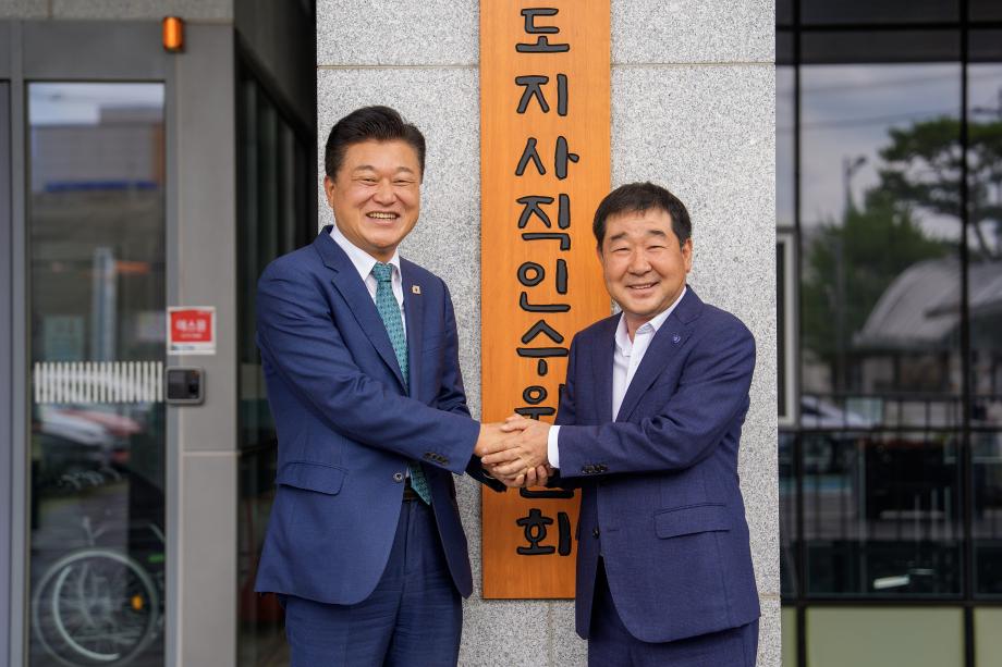 이재영 증평군수-신용한 충북지사 당선인 전격 회동